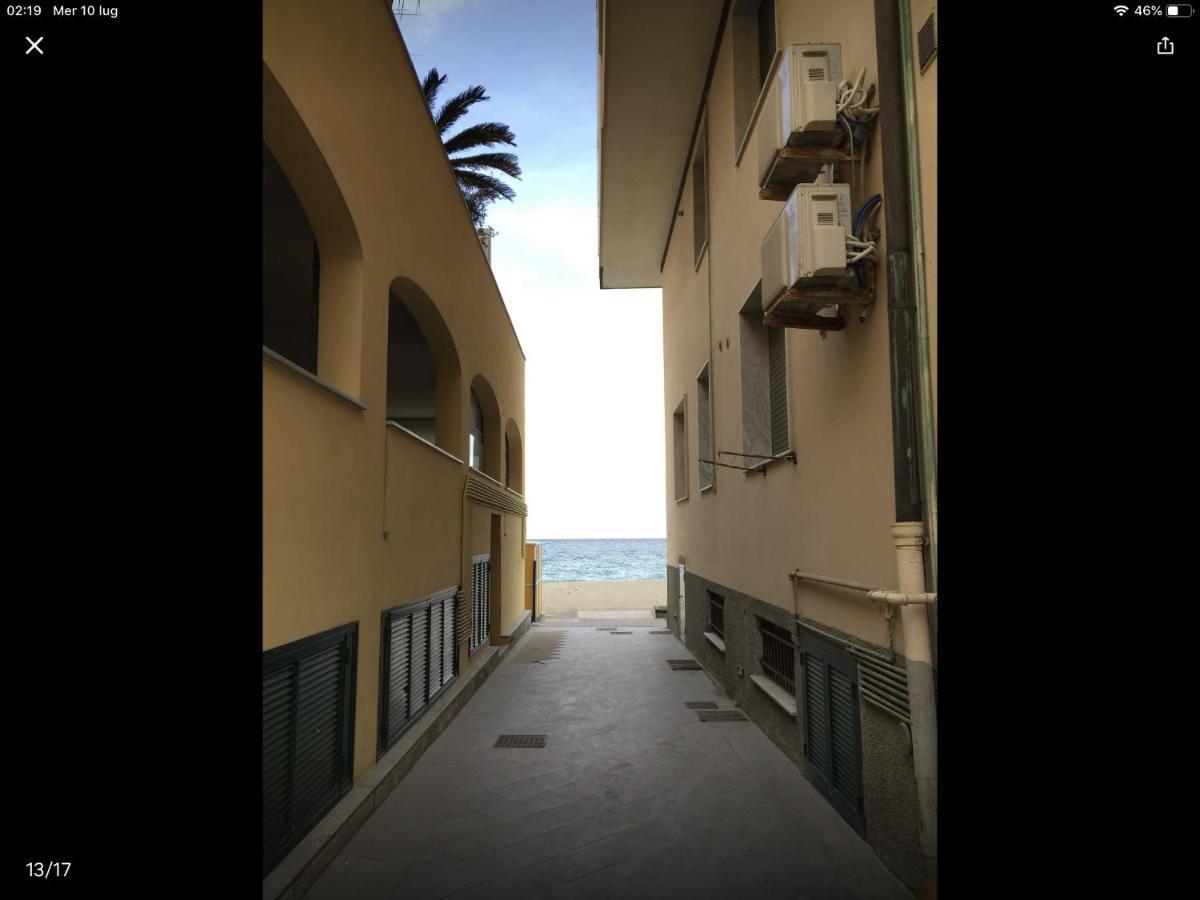 Babyaccommodation Family Sea & Box П'єтра-Лігуре Екстер'єр фото